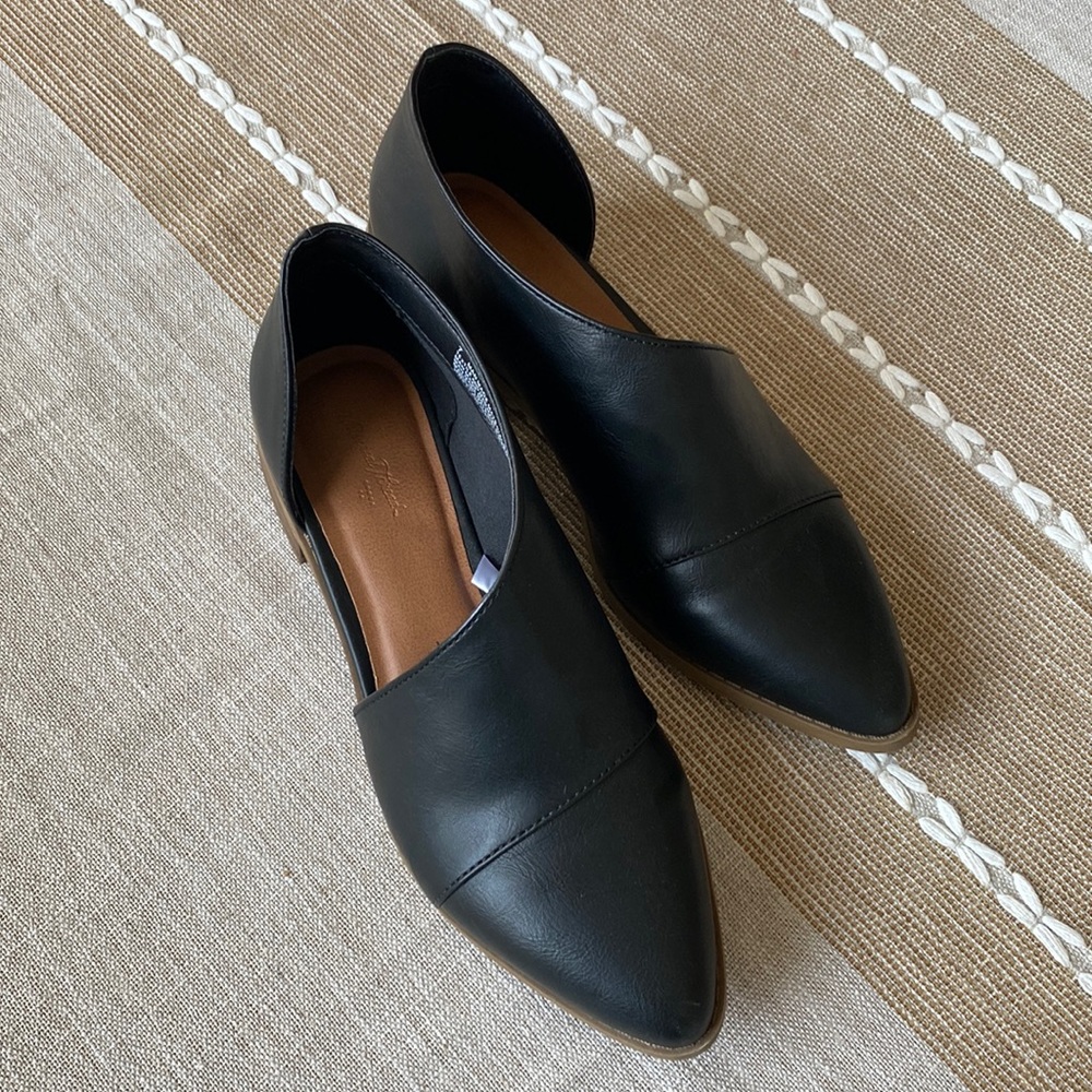 Target Universal Threads Cut Out Black Flats